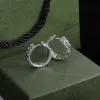 2023 Nya modeblommor snidade Huggie örhängen kvinnors silverpläterade lyxdesigner örhängen kvinnor fest gåva smycken