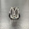 Luxury 100% 925 argent sterling créé Emerald Cut 4CT Diamond Wedding Engagement Cocktail Femmes Femmes Fine Bijoux entier P08302Y