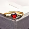 Bröllopsringar utsökta röda hjärtformade kristall zirkonring för kvinnor charms jubileum smycken eleganta damer fest tillbehör301k
