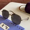 Yeni Moda Tasarımcı Gözlükleri Üst Görünümlü Lüks Moda Dikdörtgen Güneş Gözlüğü Kadınlar Erkekler Vintage Square Shades Kalın Çerçeve Çıplak Sunnies Unisex Güneş Gözlüğü Kutu Ert