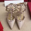 Designer Rivet High Heels Sandals pour femmes Luxury Talons hauts 6 cm 8 cm 10 cm 12 cm chaussures de mariage chaussures de rivet pointues