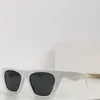 Lunettes de soleil acétate Black Frame Eyes de chat carré pour femmes Mode extérieure et polyvalent adapté à diverses formes de visage UV400