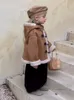 女の子のスエードフード付きコートキッズレザー毛皮統合濃厚なアウトウェア秋の冬の子供フリースライニングウォームコートZ6288