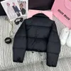 miui miui 더호 재킷 mm23 가을/겨울 새로운 패션 인쇄 편지 두꺼운 따뜻한 국가 표준 90 화이트 오리 순수 다운 코트
