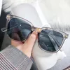 Lunettes de soleil 2024 Shades elliptiques Vintage Square Femmes Sun Verres Sun Sun Fashion UV400 LOCTES DE LOCES DE PEUSE