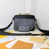 M50068 رجال من ثلاث قطع Pochette Trio Messenger Bag Men Crossbody 3 قطع مجموعات المصممين على الكتف حقائب الكتف