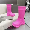 Bottes de créateur pour femmes et hommes, bottes de pluie, bottes au genou en caoutchouc imperméables en PVC, bottines de marche décontractées à plateforme, mode à enfiler, styles de marque co, bottes de styliste pour femmes