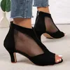 Sandalias Tacones altos Mujeres Mesh Mesh Peep Toe Zapatos 2024 Moda Botas Cool Diseñador Pombas de vestir Femenina