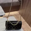 WOC Double Gold Ball Chain Bag 패션 여성 어깨 가방 22C 가죽 플랩 다이아몬드 골드 하드웨어 금속 버클 럭셔리 핸드