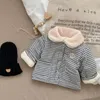 Abrigo de plumón 2023 Bebé Invierno para niños y niñas Edición coreana Osito a cuadros con clip de algodón Ropa para niños engrosada y cálida D Otyvf