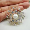 Brooches Zircon Crystal Fashion Snowflake Flower Pearl Woman's Clear Brooch Pin Accessory