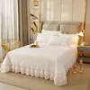 Europejskie proste koronkowe haftowane łóżko całą sezon Universal Quilt Cover Pillcase Pherproof Inslip Bed 231222