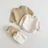 Kış bebek kızlar erkek kıyafetler kalın peluş minimalist tarzı çiçekler nakış sıcak 2pcs sweatshirt pantolon çocuk izleme 231225