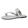 Pantofole 2024 Summer Women Sandals Outdoor Scarpe Flat Fla Fashion Designer Designer Dress Office Slide