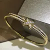 Bangle European och American Classic Armband Ladies 925 Sterling Silver mångsidiga modesmycken