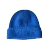 Etiqueta de ouro coreano Rabbit Hair Hat Letter Infilante Capinho de lã de lã sólida Autumn/Winter Warm Candy Knit Hat Trend