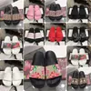 Designer Slides Mens Mulheres Chinelos Verão Sandália Praia Slide Flat Borracha Sola Flip Flops Engrenagem Grossa Sandles Tiger Bee Causal Slipper Aleatório Sapatilhas de Luxo