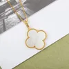 Silver Diamond Full Diamond Luxury Clover Designer Collane a sospensione Girls da donna Brand 18k Oro Oro Bianco Bianco Fiore Long Chain Elegante Gioville