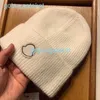 Designer di cappelli a maglia berretto a maglia Calda tappeti cranio classico cappelli per capelli inverno inverno disponibili nei colori opzioni multi colori jr0y