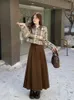 Корейская зимняя верхняя винтажная клетчатая короткая куртка с отложным воротником, пальто, плиссированная длинная юбка, модный элегантный комплект из двух предметов для женщин 231225