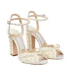 2024 Chaussures de robe de mariée élégantes Sacora Lady Sandales à talons hauts Perles blanches en cuir Marques de luxe Talons Femmes Walking Party Taille 35-43