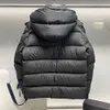 Men's Down Parkas Monclairer Vezere 2023 Nueva chaqueta de invierno para hombre Diseñador Chaqueta de plumón Hombres Brazo Bolsillo Insignia con capucha Puffer Abrigo cálido Tamaño 1--5u6o7