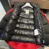 Men's Down Parkas Monclairer Vezere 2023 Nueva chaqueta de invierno para hombre Diseñador Chaqueta de plumón Hombres Brazo Bolsillo Insignia con capucha Puffer Abrigo cálido Tamaño 1--5u6o7