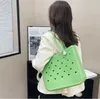 Kvinnor Designer Evening Bag Beach Bags Luxury Summer Hole Tote Stor shopping Fashion Plastic Basket Lady Lagring Washable Beach Silicone Bog Purse Eco Jelly Candy