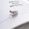 S1015 Biżuteria modowa S925 Sterling Sliver Ring Cat Vintage Feather Otwarty palcem Ring4312247