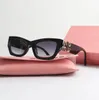 أزياء MIU نظارة شمسية مصمم النظارات البيضاوية الفاخرة النظارات الشمسية للسيدات المضادة للدماء UV400 شخصية نظارات الرجال الرجعية عالية القيمة عالية القيمة