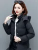 Trench-cohes pour femmes vers le bas Coton Coat Femme 2023 Automne Hiver Fashion Short Short épais Warmh Hooded Parkas Veste Veste