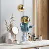 Globo astronauta adornos de resina decoración del hogar artesanías estatua escritorio de oficina estatuillas decoración librería escultura artesanías 231225