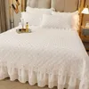 Europejskie proste koronkowe haftowane łóżko całą sezon Universal Quilt Cover Pillcase Pherproof Inslip Bed 231222