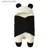 Sacs de couchage Bébé dessin animé Panda couleur laine d'agneau bébé couette sac de couchage en peluche Swaddle doux couverture pour bébé sac de couchage automne et hiver L231225