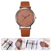 Wristwatches Ladies Quartz Watch Festival Present Wood Grain Pattern Fashionable Wrist Decor Female Ornament Watches