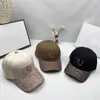 Cap Tasarımcı Cap Casquette Lüks Şapka Tasarımı Kadınlar için Çiçek Tasarımı Açık Mekan Plaj Seyahat Şapkı Üst düzey Stil Mizaç Eşleştiren Bayanlar Erkek Hediye Güzel