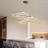 Lâmpadas pendentes de luzes LED modernas iluminação em casa anéis escovados Chandelier montado lustre pendurado lampe de ouro cor de ouro