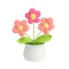 Kwiaty dekoracyjne Wysokiej jakości konserwowane ręcznie robione szydełkowane małe kwiaty rośliny doniczkowe Realistyczna przędza do dekoracji domowej