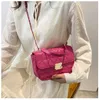 Taschen Marken -Frauen -Umhängetaschen 2022 Stickerei Kette gesteppte Schulterbaus und Handtasche Frauen Clutch Bags Ladies Hand Bag Pink Pink