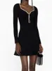 Donne Black Slim Knitt Shorted Dress Diamond Beding Early Autunno High Waist Lash Square Collar Square Mini abiti 231225 231225