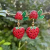 Dingle örhängen i rött strass jordgubbsfall för kvinna kreativ frukt retro grossist