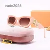 Lunettes de soleil de créateurs 2023 Nouveau SMU09WS Miroir Jambe Miu Lettre MiU11WS Forme de visage décorée