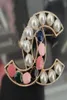 23SS 20Style 18k złote litery Broothes Kobiety luksusowe marka projektantka Lady Crystal Pearl Brooch Pins Metal Jewelry Akcesoria 8472915