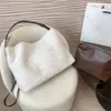 أبيض Vevet Designer Bag Bag Fannel حقائب كبيرة للمرأة لتسوق الأزياء الأزياء في الهواء الطلق أكياس الفخامة حقائب اليد لينة الصوف الكبرى أكياس عالية الجودة