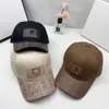 Cap Tasarımcı Cap Casquette Lüks Şapka Tasarımı Kadınlar için Çiçek Tasarımı Açık Mekan Plaj Seyahat Şapkı Üst düzey Stil Mizaç Eşleştiren Bayanlar Erkek Hediye Güzel