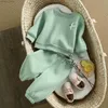 衣類セットベイビーボーイの服セット2PCS子供はスウェットシャツの子供服の女の子ソリッドコットン長袖プルオーバートップ+パンツスーツ