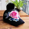 Ball Caps 202312-2508414 INS Winter Faux Fur Flower Flower Haftery Pompon Lady Baseball Cap Kat Women Hature Hat