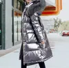 Trench da donna Cappotto lungo Cappotto caldo addensato Piumino in cotone lucido per donna Inverno coreano Collo in pelliccia di media lunghezza sopra il ginocchio spesso