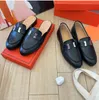 Loafer Shoes 2024 Spring/Summer New Women 고급 편안한 가죽 가방 헤드 메탈 버클 고품질 레트로 비 슬립 플랫 작은 가죽 신발
