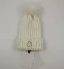 Tricoté Fourrure Pom Chapeau Créateur De Mode Crâne Cap Lettres Bonnet Hommes et Femmes Unisexe Cachemire Haute Qualité couleur cheveux ball5135461